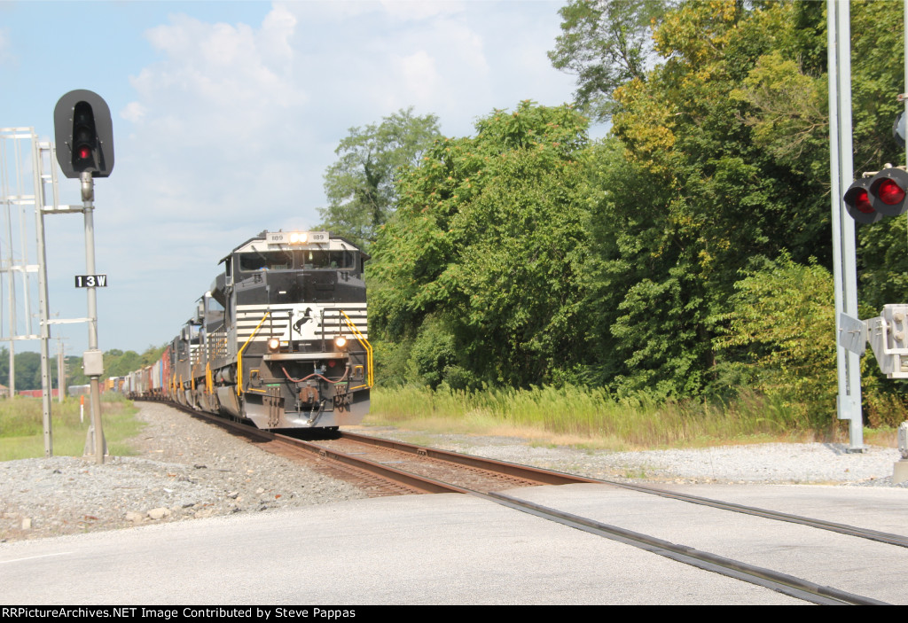 NS 1189 leads train 16T eastbound past milepost 13